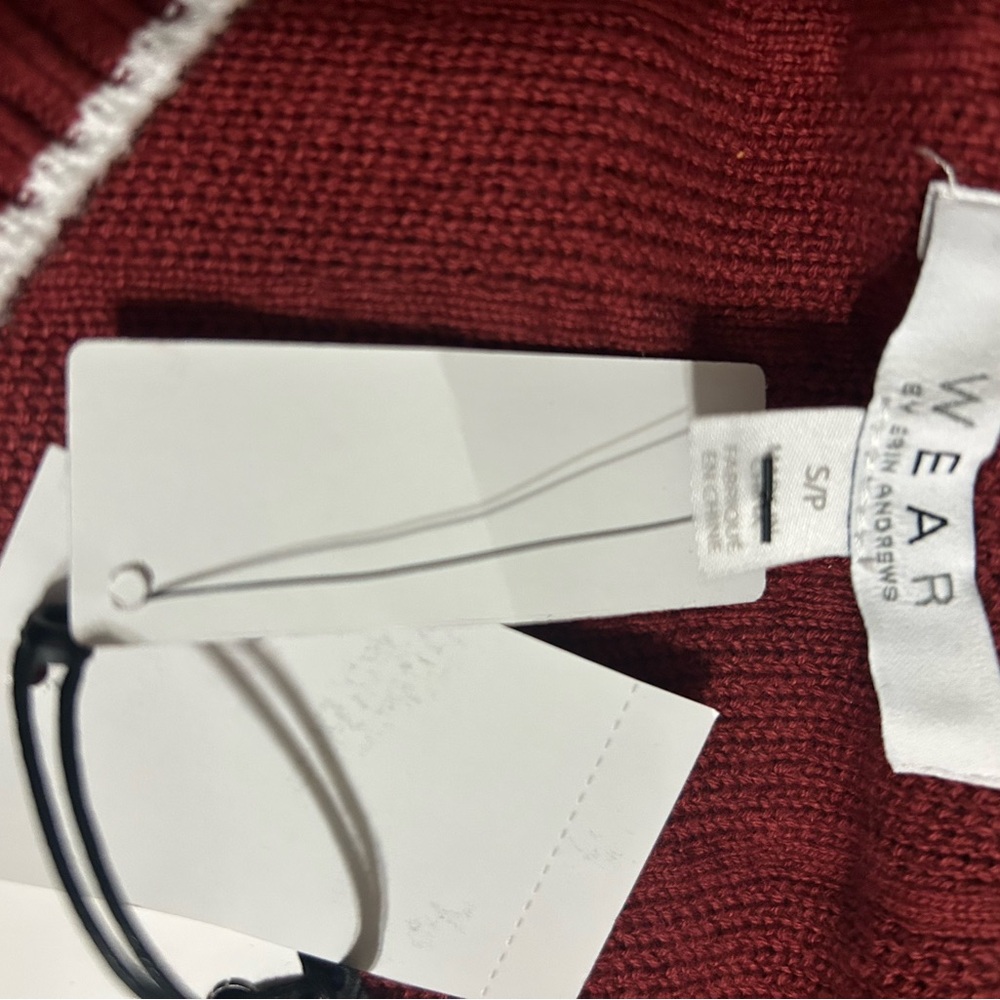 Women’s S Carolina Gamecocks Maroon V-Neck Sweater - Picture 3 of 3